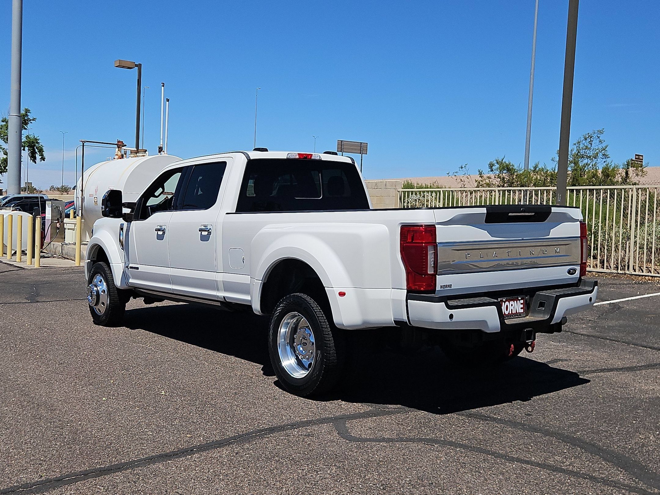 Certified 2022 Ford F450 Platinum AWD/4WD image 8