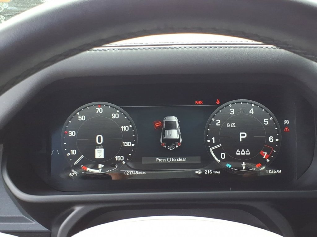 Used 2025 Land Rover Defender 110 X-Dynamic SE AWD/4WD image 21