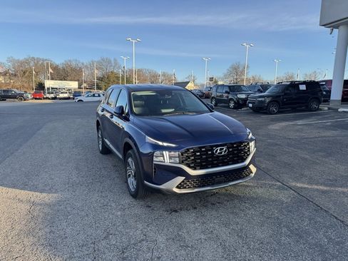 Used 2023 Hyundai Santa Fe SE image 1