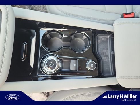 New 2025 Ford Explorer Platinum w/ LUX Leather Package image 15