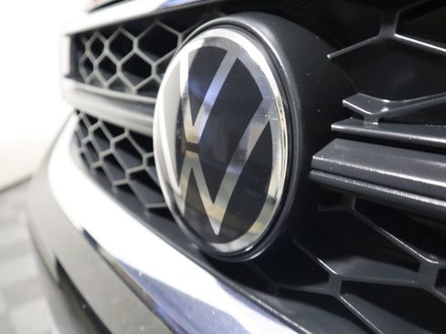 Used 2024 Volkswagen Taos SE image 23