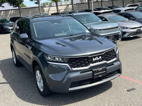 Certified 2023 Kia Sorento LX AWD/4WD image 5