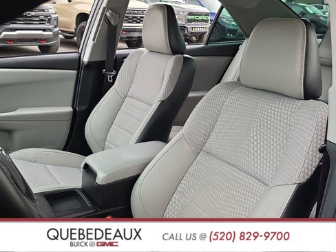 Used 2015 Toyota Camry SE image 11