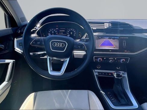 Used 2023 Audi Q3 2.0T Premium w/ Convenience Package AWD/4WD image 5