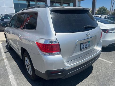 Used 2011 Toyota Highlander SE w/ Tow Pkg AWD/4WD image 5