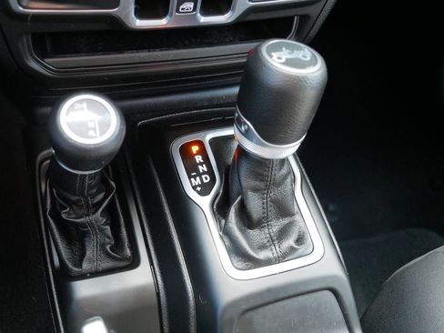 Used 2018 Jeep Wrangler Unlimited Sport S image 24