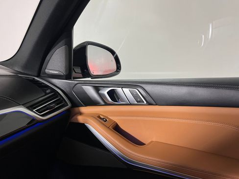 Used 2023 BMW X5 M50i w/ Climate Comfort Package image 31