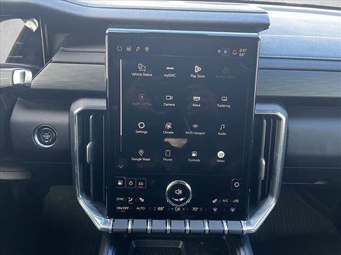 Used 2025 GMC Acadia Elevation w/ Elevation Premium Package image 13