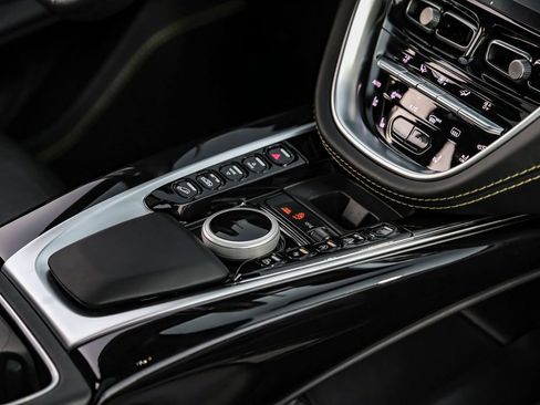 Used 2021 Aston Martin DBX image 23