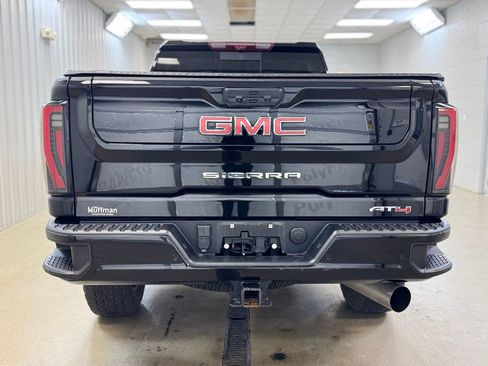 Used 2024 GMC Sierra 2500 AT4 w/ AT4 Premium Plus Package image 7