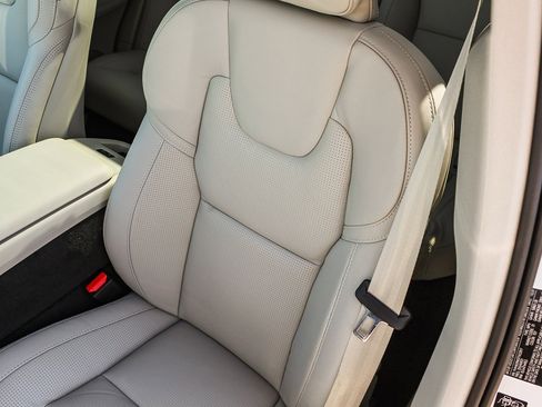 New 2026 Volvo XC60 T8 Ultra w/ Protection Package Premier image 26