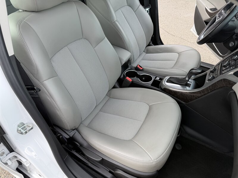 Used 2014 Buick Verano FWD image 19