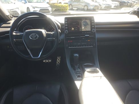Used 2019 Toyota Avalon Touring image 10