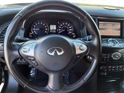 Used 2017 INFINITI QX70 AWD image 18