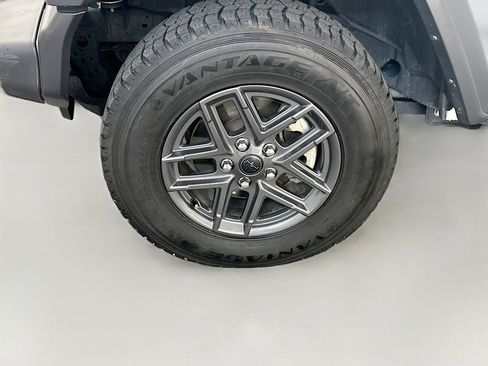 Used 2025 Jeep Wrangler Sport S image 11