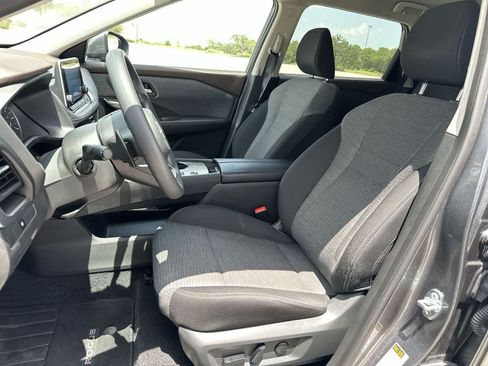 Used 2023 Nissan Rogue SV FWD image 16