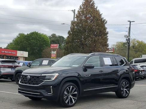 Certified 2025 Volkswagen Atlas SEL Premium R-Line image 3