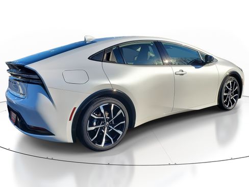 Used 2024 Toyota Prius Prime Premium image 6