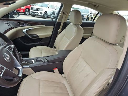 Used 2011 Buick Regal CXL image 10