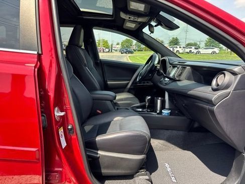 Used 2017 Toyota RAV4 SE w/ Advanced Technology Package AWD/4WD image 19