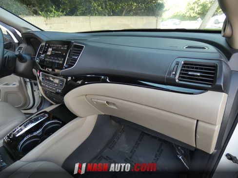Used 2019 Honda Pilot Touring image 34
