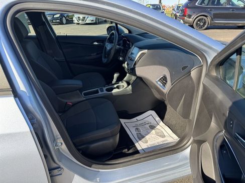 Used 2018 Chevrolet Cruze LS w/ LS Fleet Convenience Package image 23