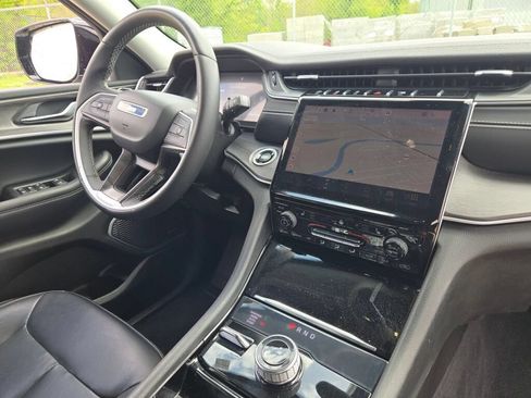 Used 2021 Jeep Grand Cherokee L Limited AWD/4WD image 7