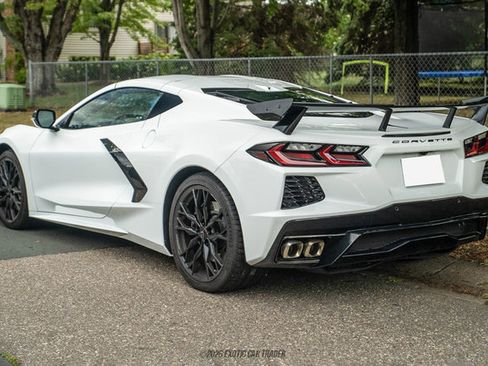 Used 2025 Chevrolet Corvette Stingray Preferred Cpe w/ Z51 Performance Package RWD image 4