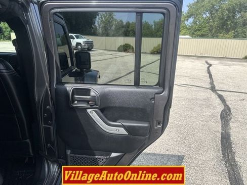 Used 2016 Jeep Wrangler Unlimited Rubicon AWD/4WD image 33