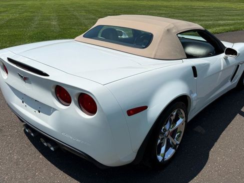 Used 2012 Chevrolet Corvette Grand Sport w/ 2LT Preferred Equipment Group RWD image 18