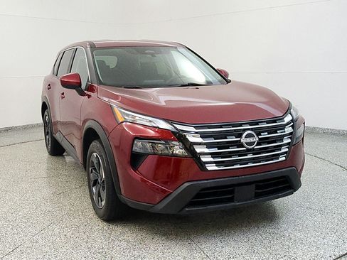Used 2024 Nissan Rogue SV AWD/4WD image 8