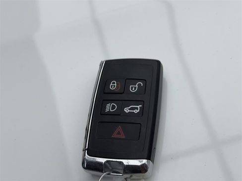 Used 2022 Land Rover Discovery Sport S image 64