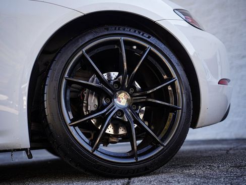 Used 2022 Porsche 718 Cayman image 19