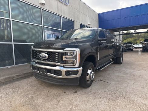 Used 2023 Ford F350 Lariat w/ FX4 Off-Road Package image 4