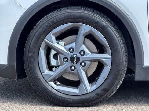 Used 2025 Kia K4 LXS image 27