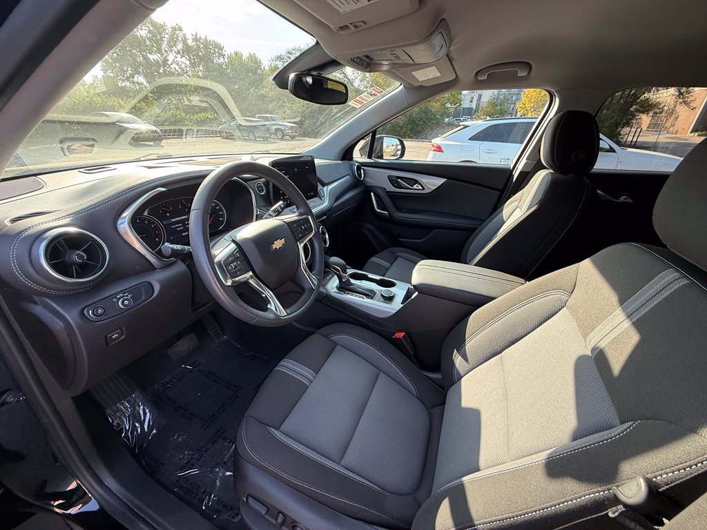 Used 2024 Chevrolet Blazer LT w/ Convenience Package FWD image 10