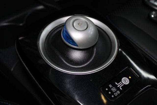 Used 2015 Nissan Leaf SL w/ Premium Package FWD image 21