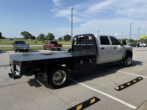 Used 2024 RAM 5500 Tradesman w/ Chrome Appearance Group AWD/4WD image 2