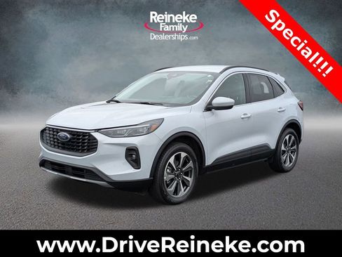 Used 2025 Ford Escape Platinum image 1