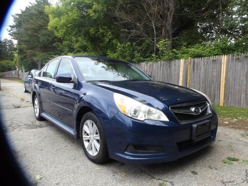 Used 2011 Subaru Legacy 2.5i Premium AWD/4WD image 9