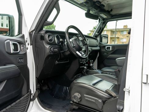 Used 2022 Jeep Wrangler Unlimited Sahara w/ LED Lighting Group AWD/4WD image 14