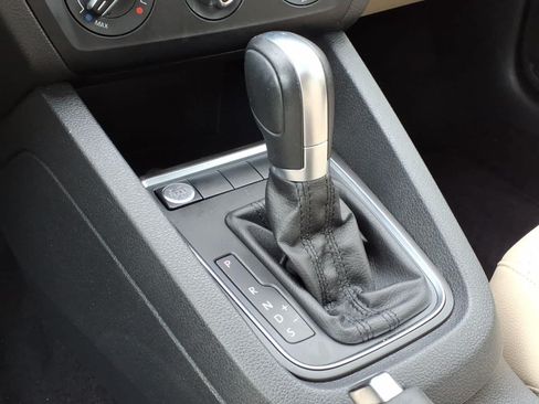 Used 2018 Volkswagen Jetta SE FWD image 23