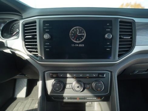 Used 2021 Volkswagen Atlas Cross Sport SE w/ Panoramic Sunroof Package image 29