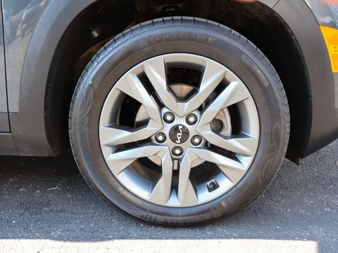 Used 2023 Kia Seltos S FWD image 10
