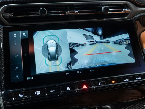 Used 2025 Aston Martin Vanquish image 55