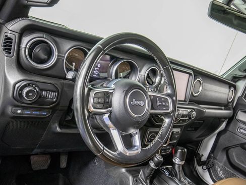 Used 2022 Jeep Wrangler Unlimited Sahara image 18