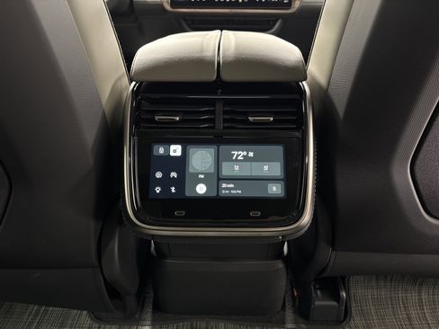 Used 2024 Rivian R1S Adventure AWD/4WD image 30