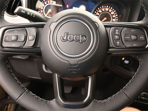 New 2025 Jeep Gladiator Sport image 28