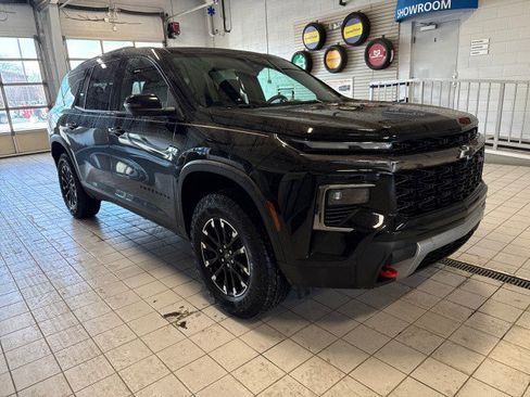 Used 2024 Chevrolet Traverse Z71 w/ Enhanced Driving Package image 1