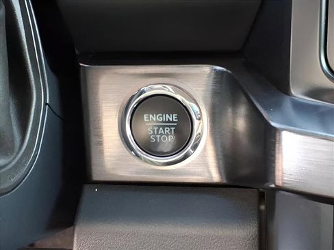 Used 2023 Ford F350 Lariat image 11